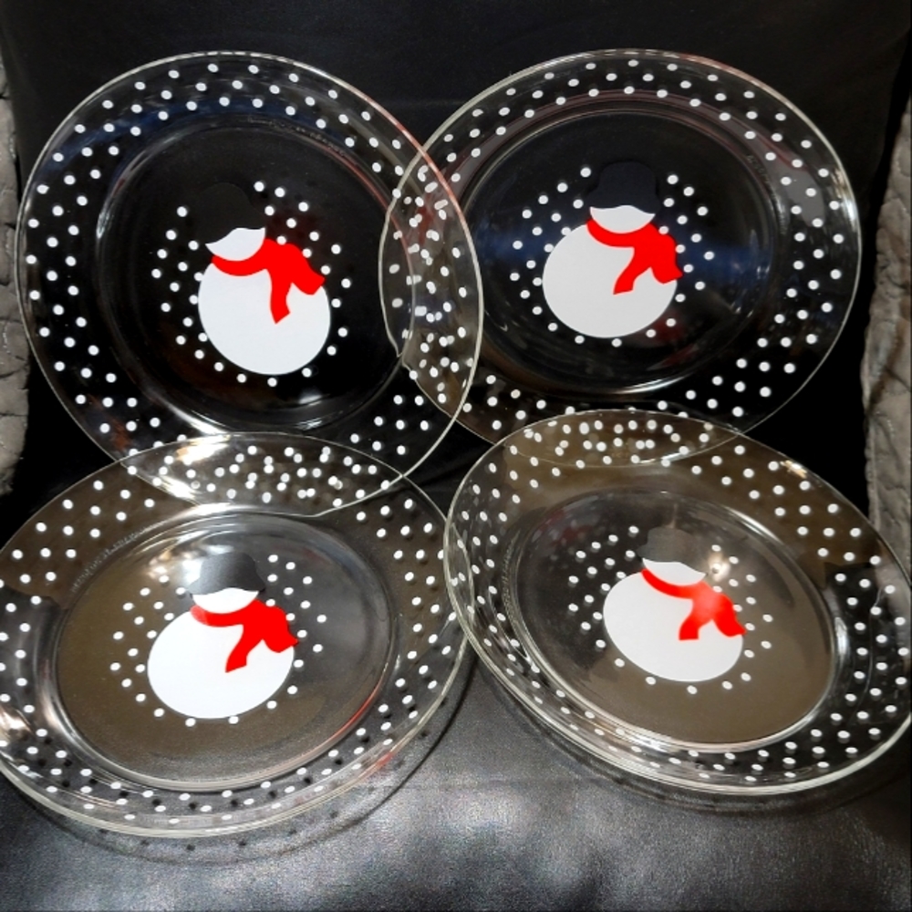 Set of 4 Vintage Arcoroc France Clear Glass Plates Snowman Red Scarf Black Hat